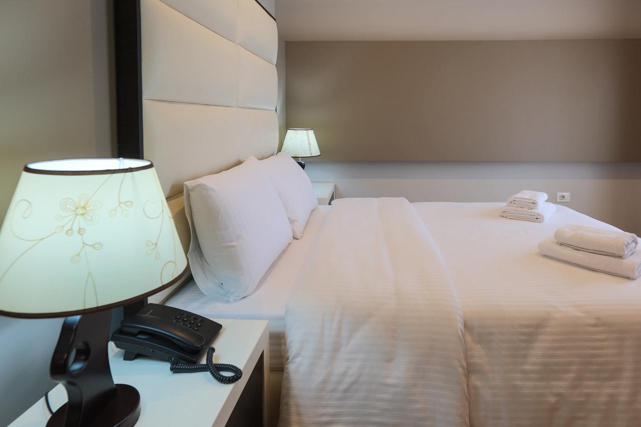 "L'Art De Vivre" Resort Korce Esterno foto