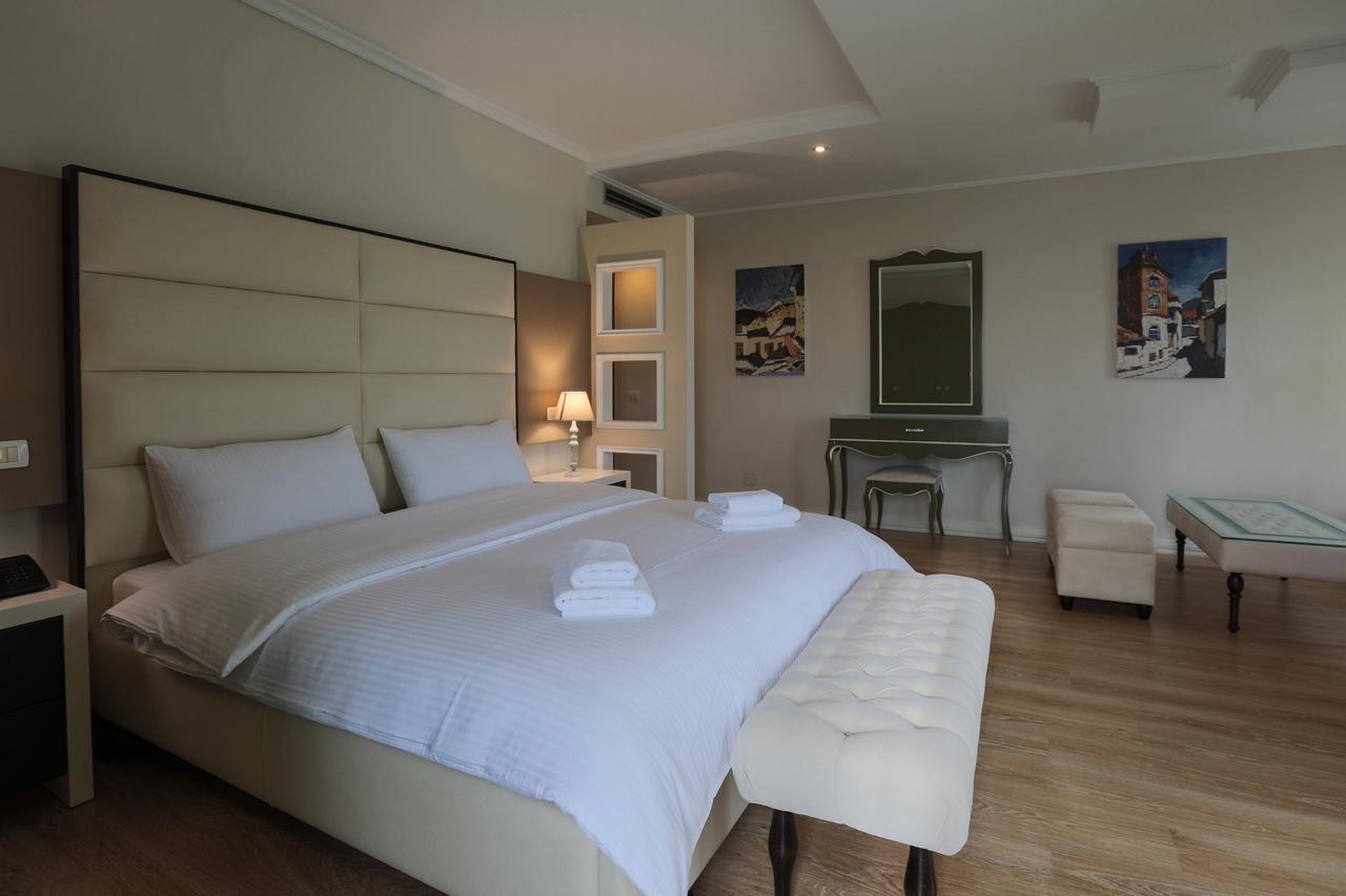 "L'Art De Vivre" Resort Korce Esterno foto
