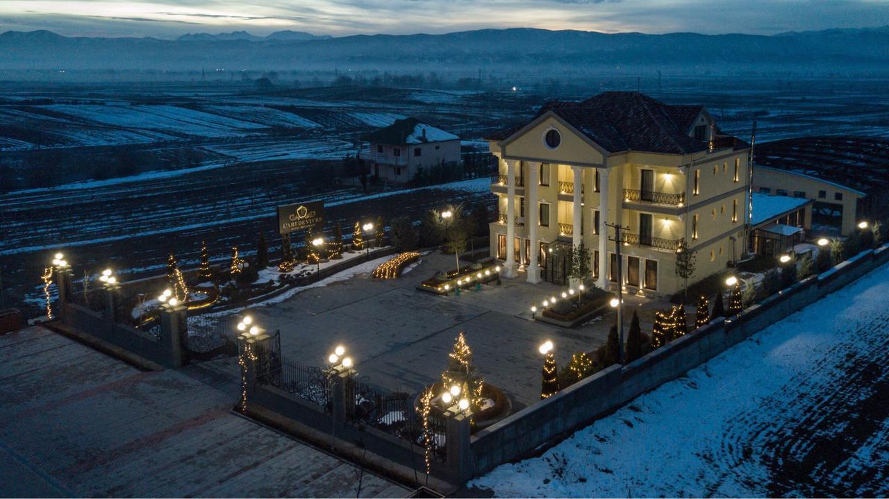 "L'Art De Vivre" Resort Korce Esterno foto