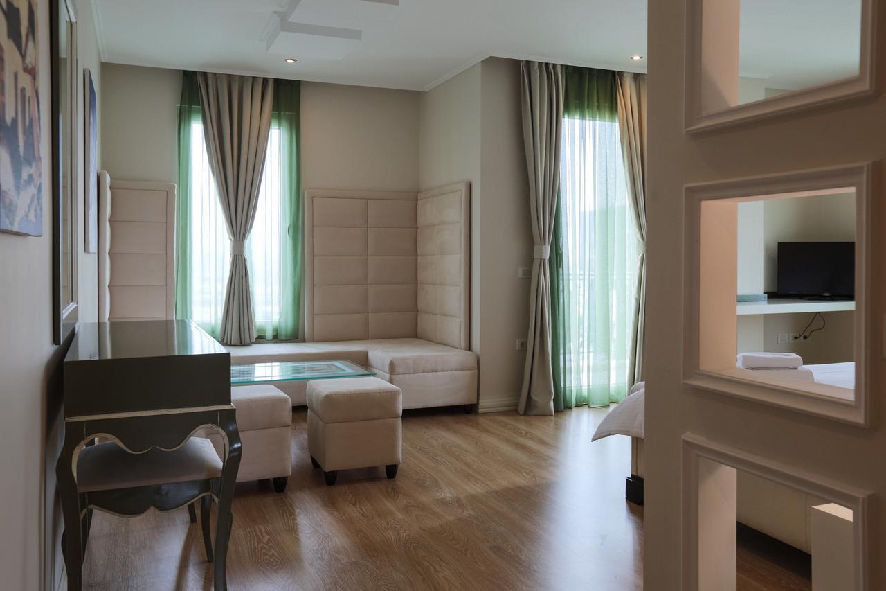 "L'Art De Vivre" Resort Korce Esterno foto